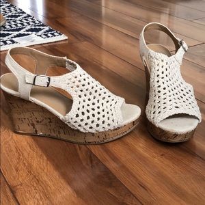 Women’s wedge sandals